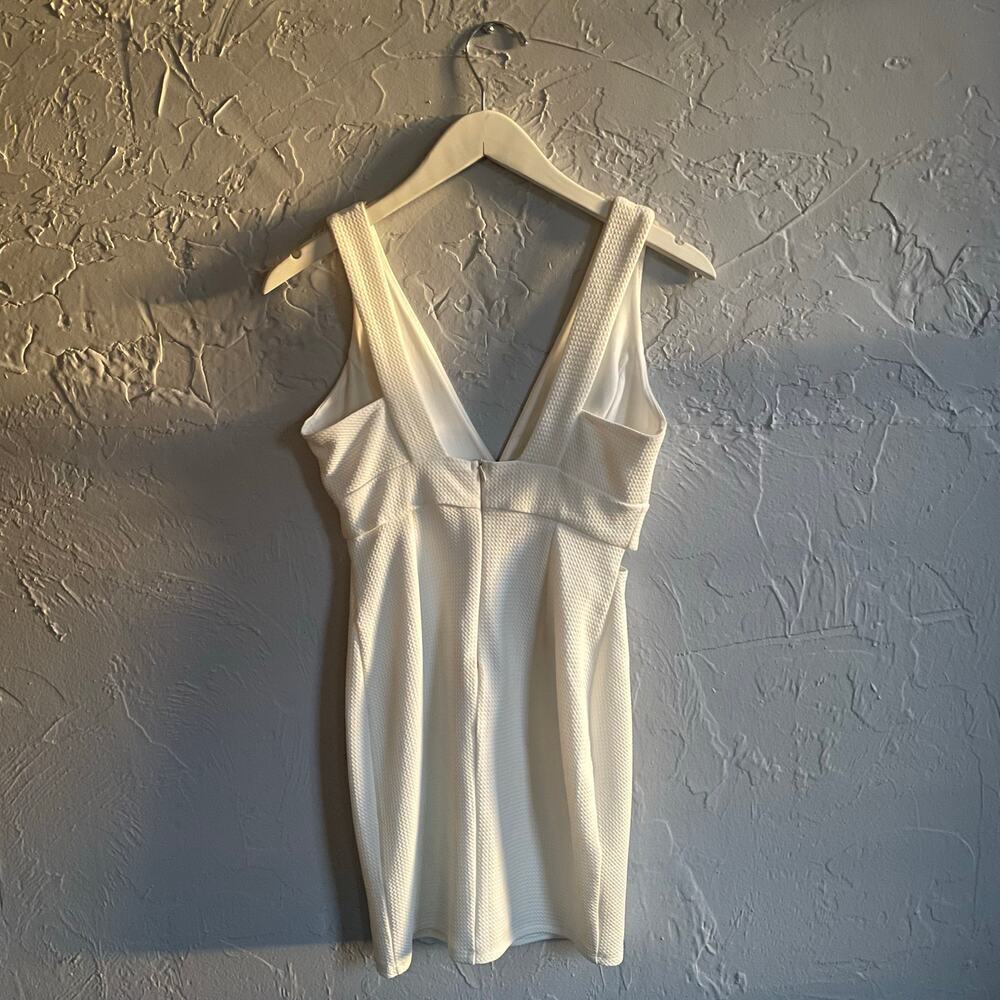 Blanc White Cutout V-neck Mini Dress Bachelorette Party Bridal Shower Party sz S - Picture 2 of 5